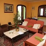Couette-café Monica 4*