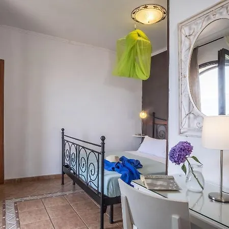 Monica Oda ve Kahvaltı