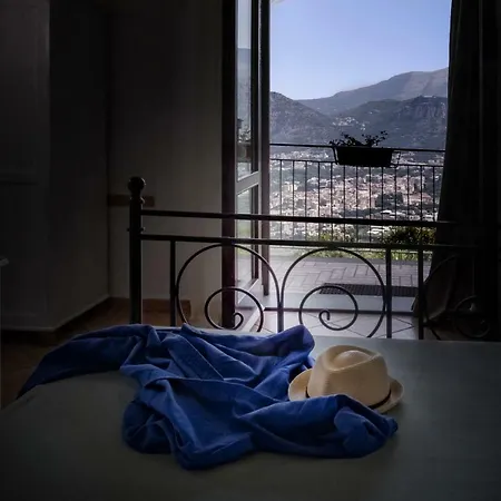 Monica Bed and Breakfast 4*