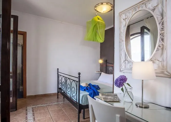 Monica Couette-café