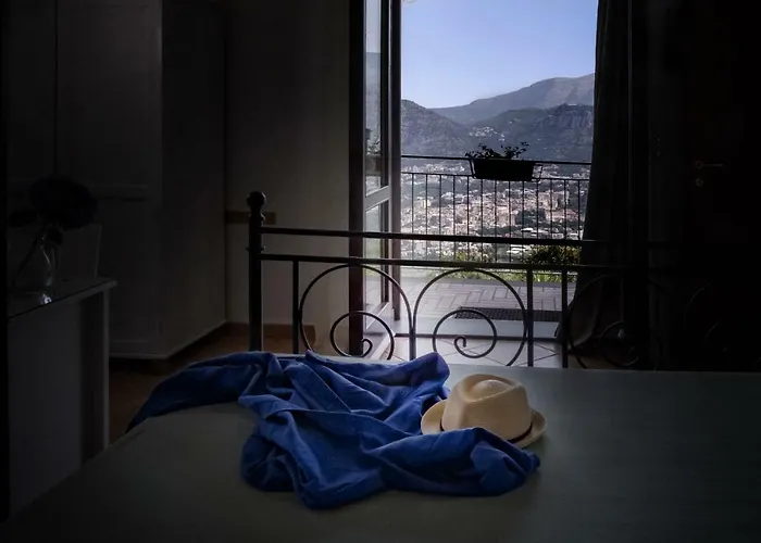 Monica Bed and Breakfast 4*